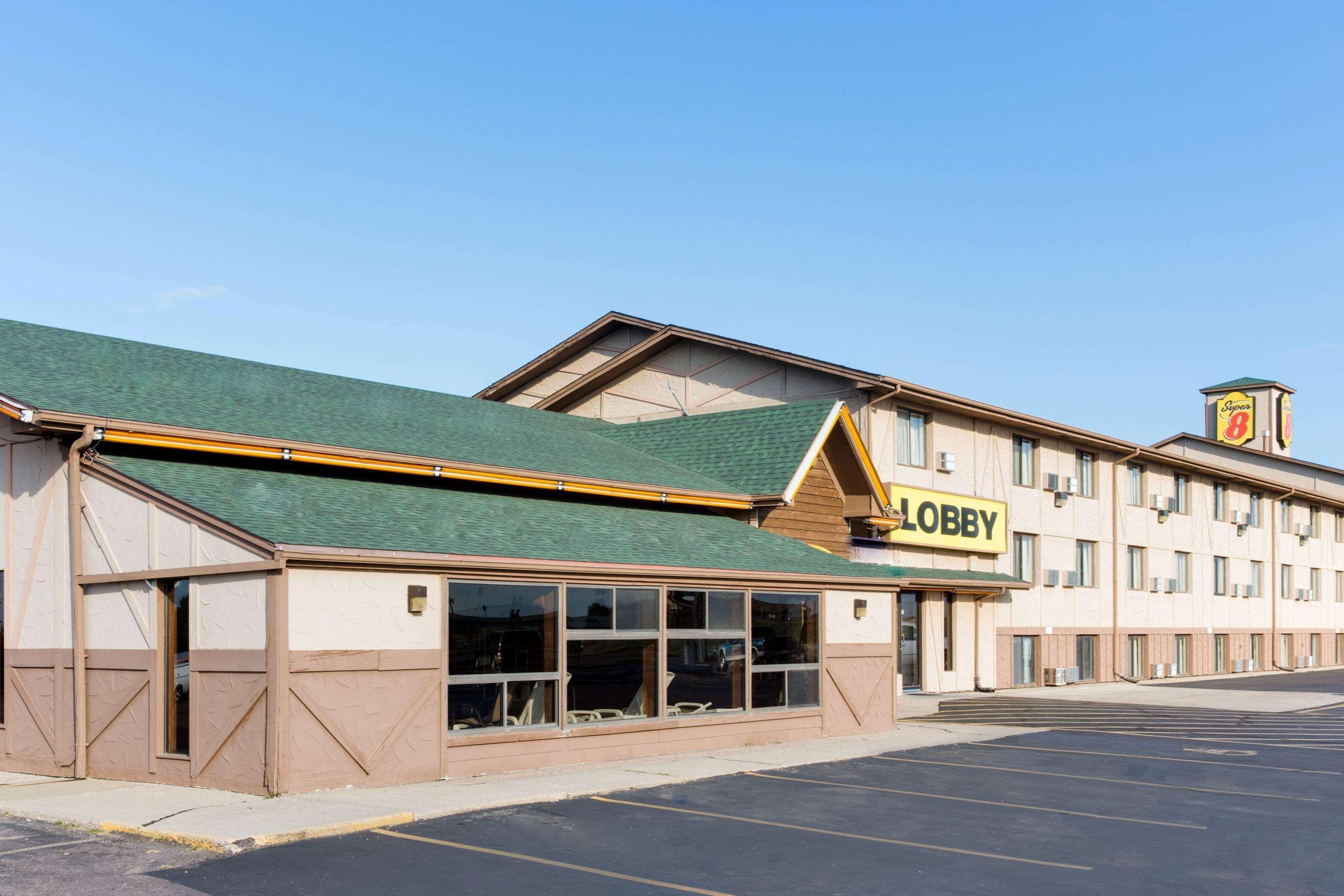 Super 8 By Wyndham Mitchell Motel Exterior photo